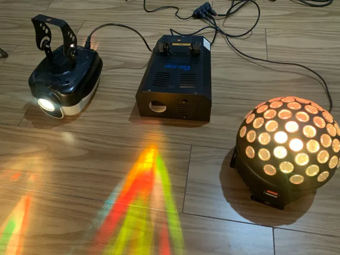 Vendo Jogo de Iluminação para festas e DJ