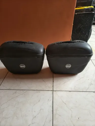 Baús laterais givi