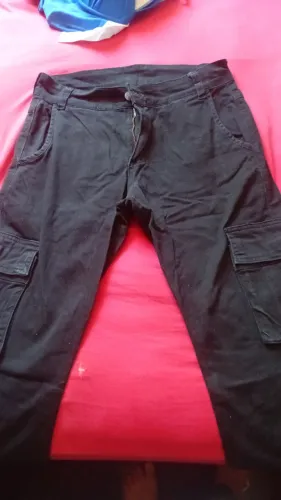 Vendendo essa calça cargo preta