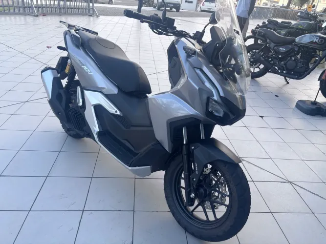 Honda ADV 160 2025 - Vendedora Fernanda 