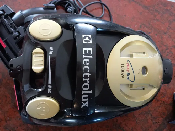 Vendo Aspirador de pó Electrolux