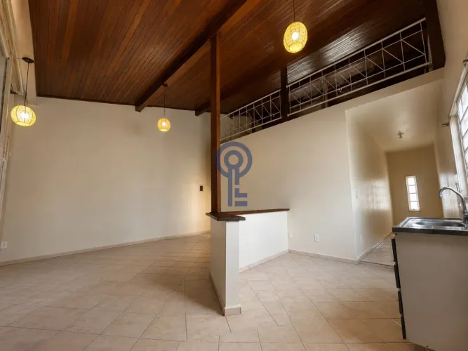 Casa com Suíte, Mezanino e Garagem para até 3 Carros | Rio Tavares