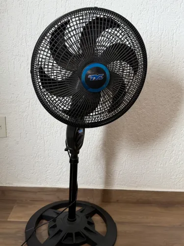 VENDO: Ventilador De Coluna De Chão Turbo Vento Forte 3 Velocidades 110v/220v