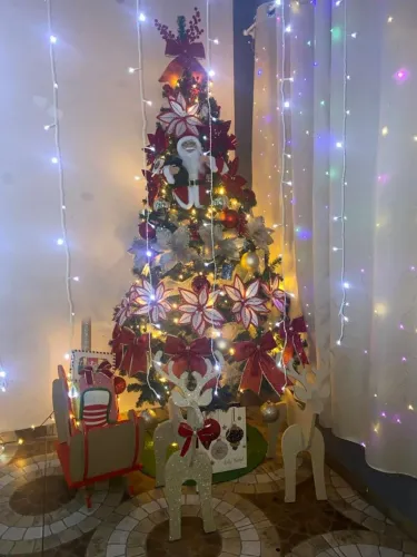Árvore de Natal completa mais de 2 mil reais gastos