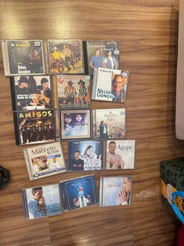 CDs variados para doação - música sertaneja e Padre Marcelo Rossi