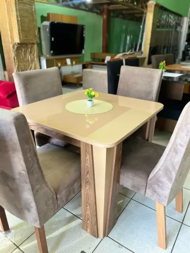 Mesa de jantar tampo de vidro