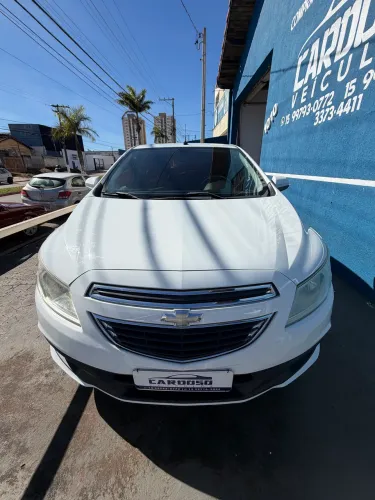 Chevrolet Onix Hatch LT 1.0 8V Flex Power Mec. 4P 2013