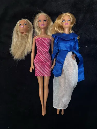 Lote 2 Barbies + 1 cabeça