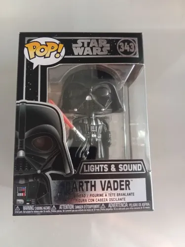 Funko Pop Star Wars Darth Vader Eletrônico 343 Luzes e Som