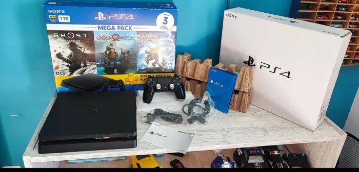 Ps4 slim na caixa 1 tb