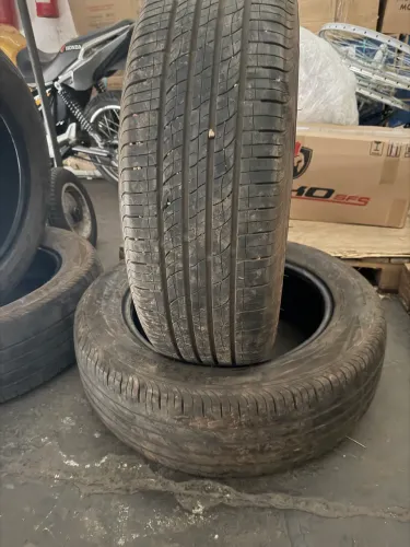 Vendo pneu Aro 225 X 60 - 18
