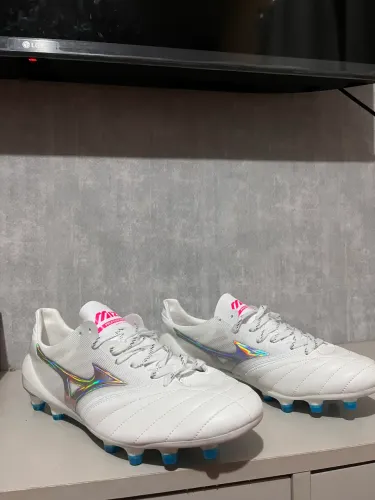 Chuteira mizuno morelia