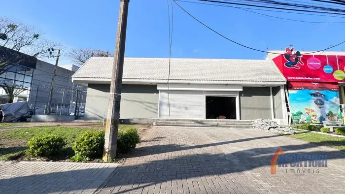 Loja de 400 m² para Locação no Tarumã Esquina com a Linha Verde