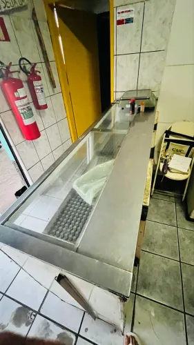 Vende-se Balcão comercial 2 metros 