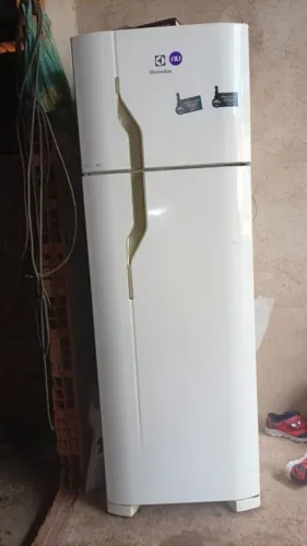 Vendo geladeira televisão e bicicleta