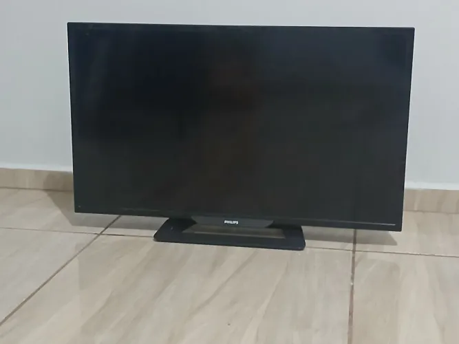 TV Philips 32 polegadas com defeito.