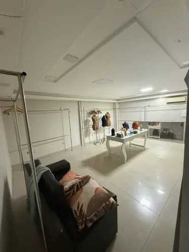 ALUGO LOJA DENTRO DO ITAPUÃ SHOP TÉRREO COM MEZANINO