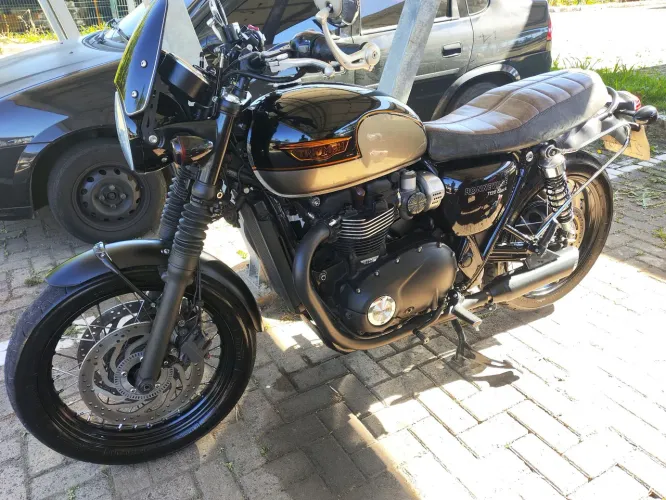 TRIUMPH BONNEVILLE T120