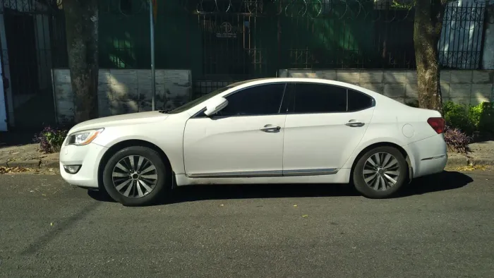 Kia Motors Cadenza EX 3.5 V6 24V 290cv Aut. 2013