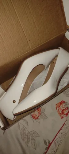 Sapato Scarpin Verniz - Bico Fino (Branco)