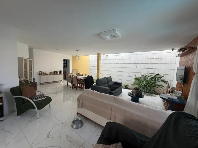 Casa - Capim Macio - 196m2 - 03 Q sendo duas suítes - Piscina - Gourmet - 03 vagas