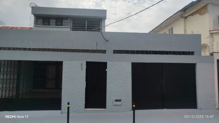 Saraty Aluga casa multifuncional para vários modelos empresárias.