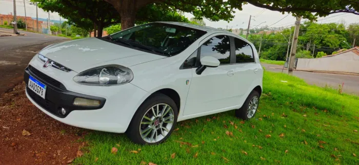 Fiat Punto Attractive 1.4 Fire Flex 8V 5P 2013