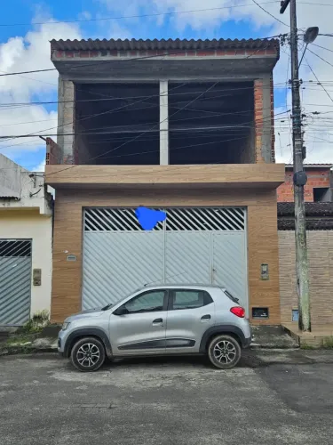 Casa a venda em condomínio Alto do Triângulo.