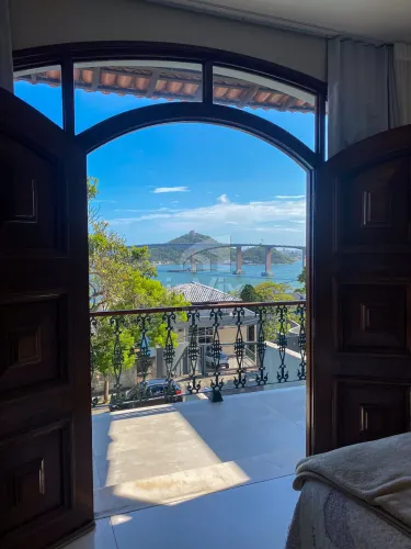 Uma bela casa colonial para você chamar de sua na Ilha do Boi!