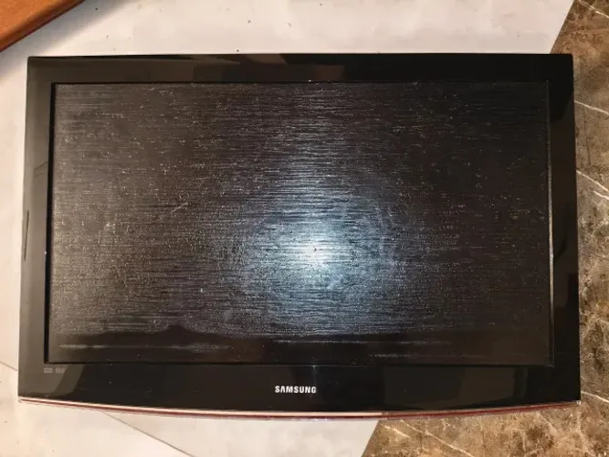 [Oportunidade] TV LCD Samsung 37 Polegadas