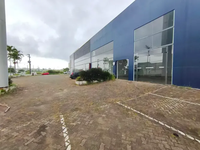 Galpão com1500 M², com 7 salas, em uma área de 4.000 M², em Novo Cavaleiros - Macaé - RJ