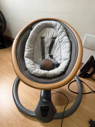Vende-se cadeira de balanço maxi-cosi