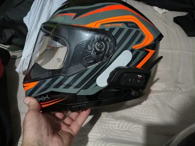 Capacetes com intercomunicador 700 reais cada