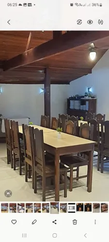 Jogo de 4 cadeiras com mesa