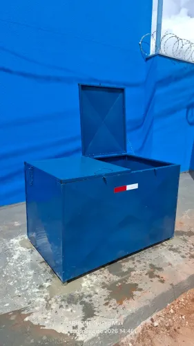 Lixeira 1700lts.  Excelente para condomínios.  Supermercados shopping 
