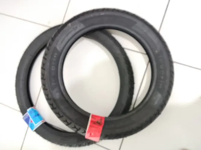 Pneus de moto