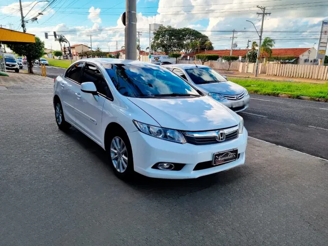 Honda Civic Sedan LXS 1.8/1.8 Flex 16V Aut. 4P 2016