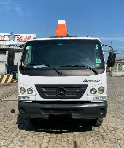 Caminhão accelo 815 cesto aéreo 2016