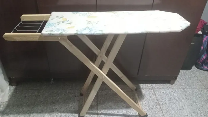 Vendo tábua de passar roupa de madeira 