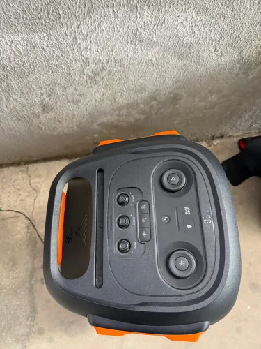 ? VENDO JBL PartyBox 710 ?