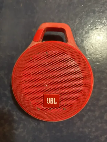 Caixa JBL quebrada- não carrega 