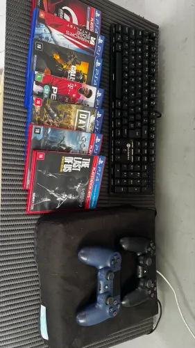 Vendo ps4 de 1Tb.