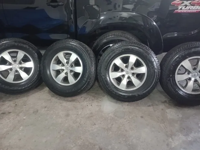 Jogo de roda Hilux aro 16