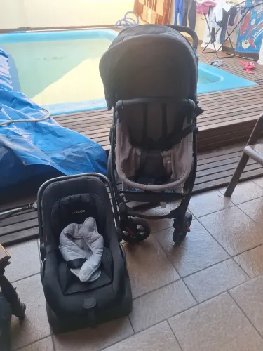 Kit carrinho e bebê conforto Kiddo