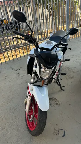 Moto Honda CB Twister 250 CBS 2022
