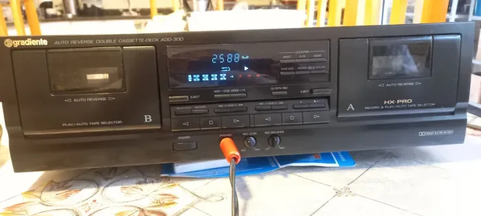 Reprodutor e gravador de fitas Gradiente