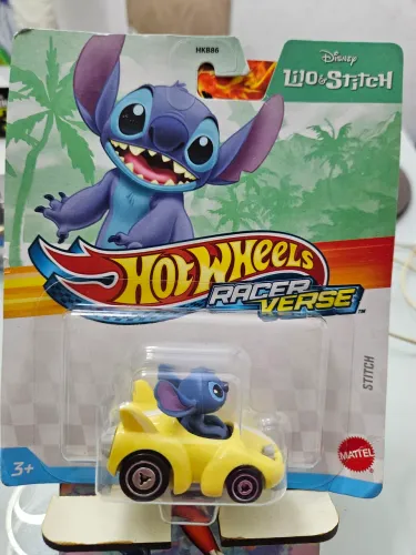 Hot wheels racer verse Stitch