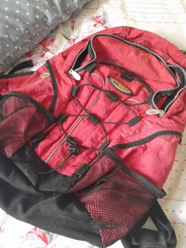 Mochila Fico Vermelha - Esportiva e Conservada