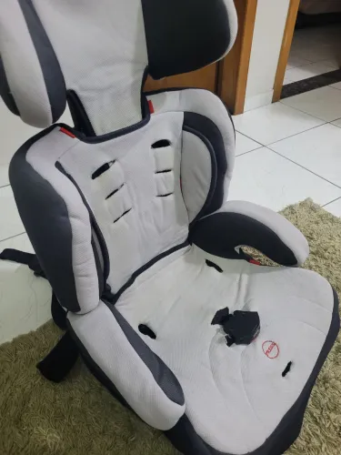 Cadeira de criança para automóvel 