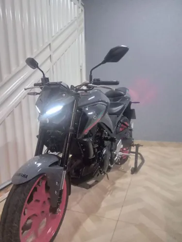 Vende-se uma moto mt 03 2023